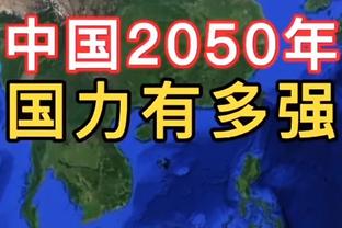 怎能不泪流满面？中场致敬环节结束后 韦德和热火全队拥抱致意